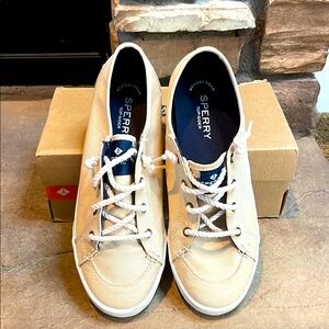 NIB Women’s Size 8 Oat Sperry